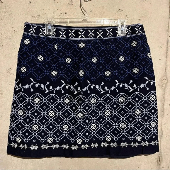 Loft Embroidered Floral Geometric Mini Skirt Size 14 Lined Navy Blue White - Picture 5 of 12